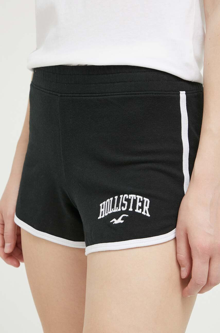 Hollister Co. Kratke hlače ženski črna barva - Pepit.si