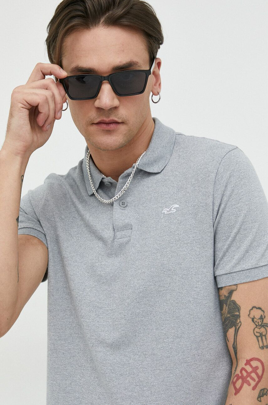 Hollister Co. Polo moški siva barva - Pepit.si