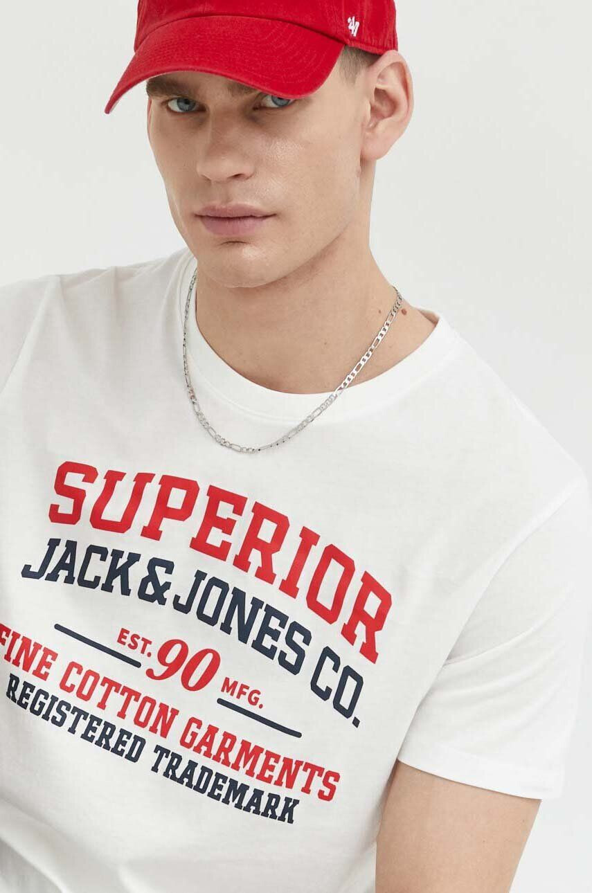 Jack & Jones Bombažna kratka majica JJSTAR bela barva 12231477 - Pepit.si