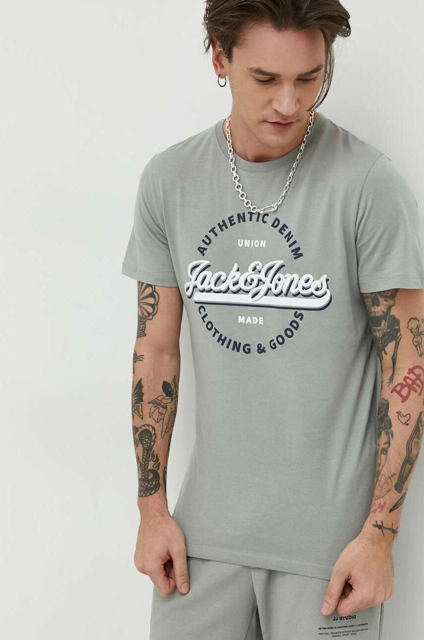 Jack & Jones Bombažna kratka majica JJSTAR zelena barva - Pepit.si