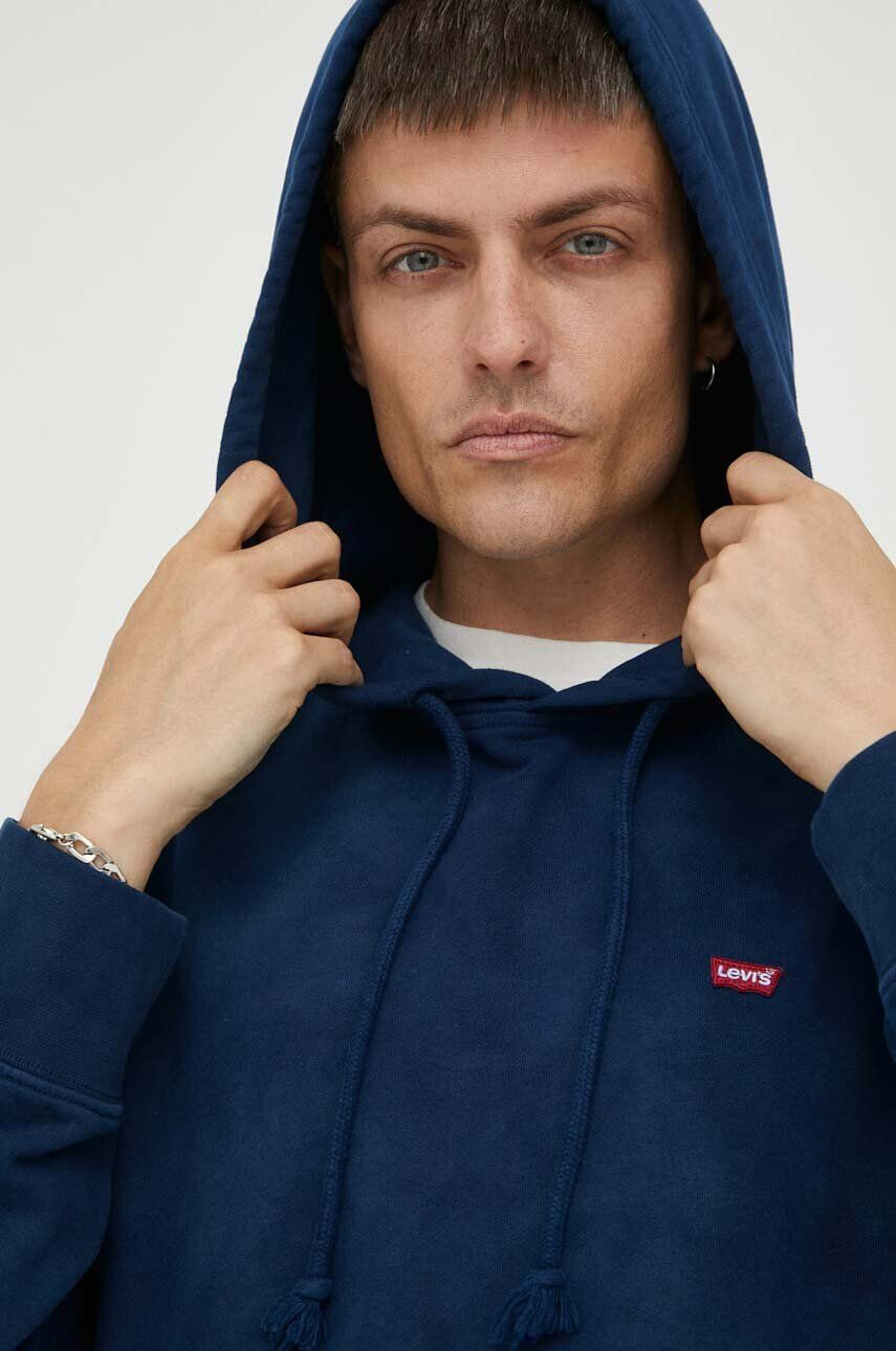 Levi's Bombažen pulover moška mornarsko modra barva s kapuco - Pepit.si