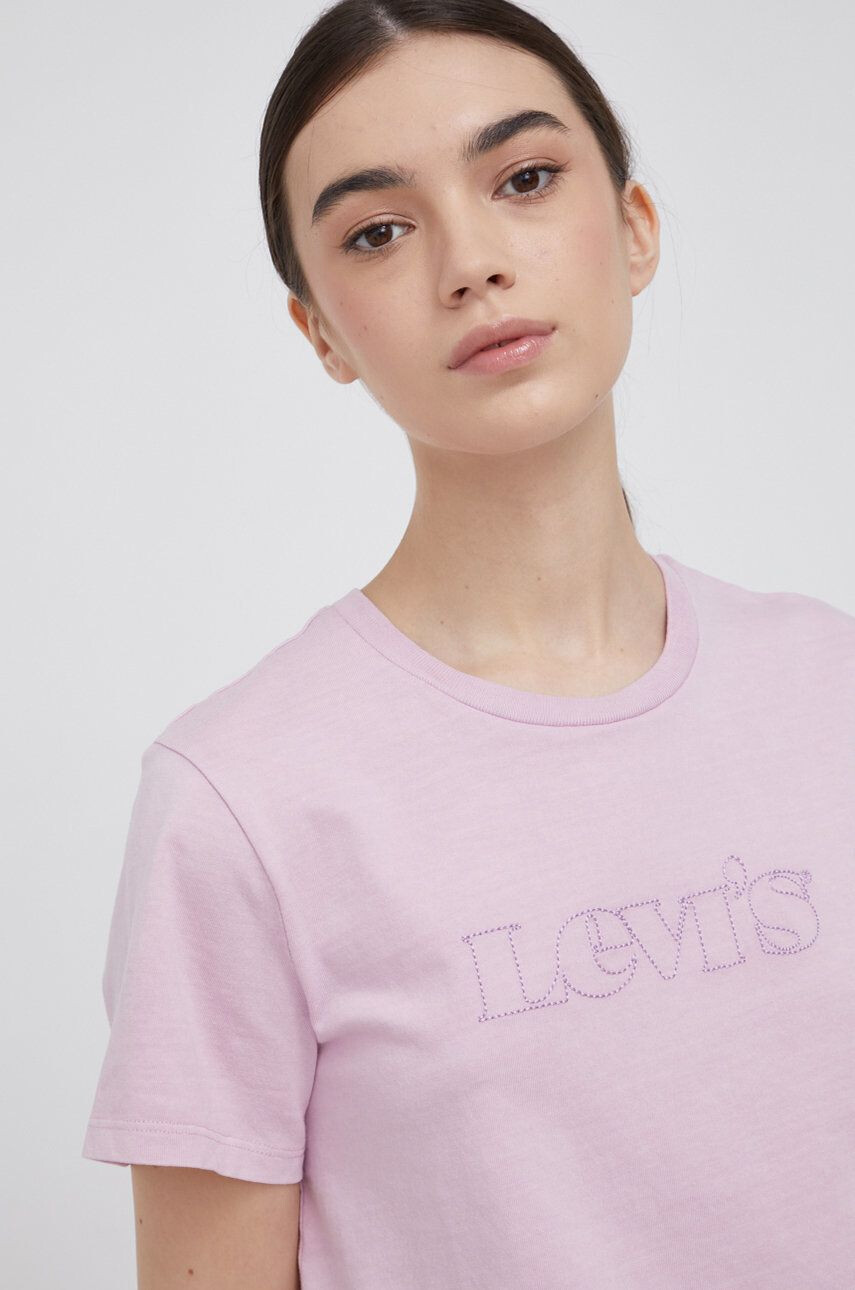 Levi's Bombažen t-shirt vijolična barva - Pepit.si