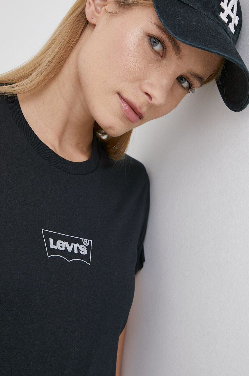 Levi's Bombažen t-shirt črna barva - Pepit.si