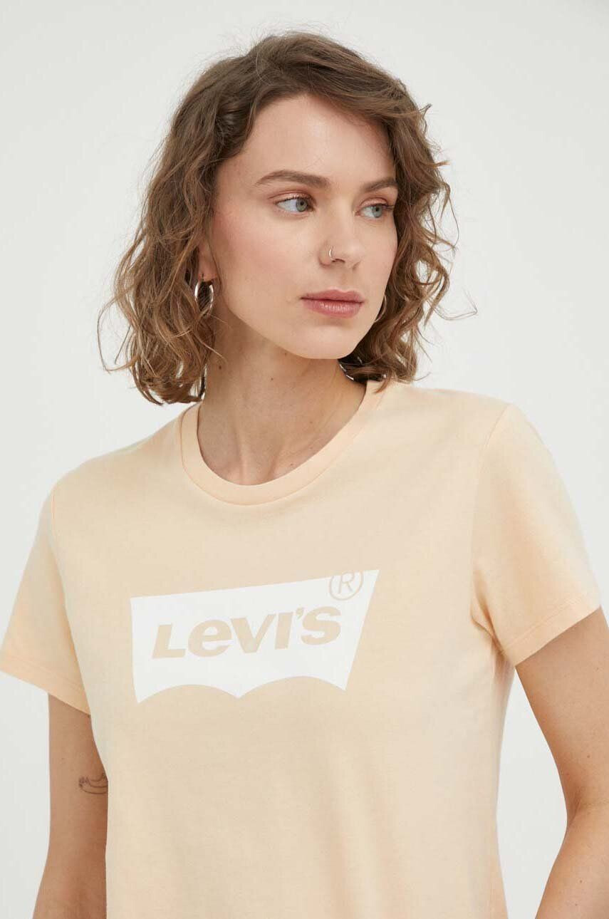 Levi's Bombažna kratka majica rumena barva - Pepit.si