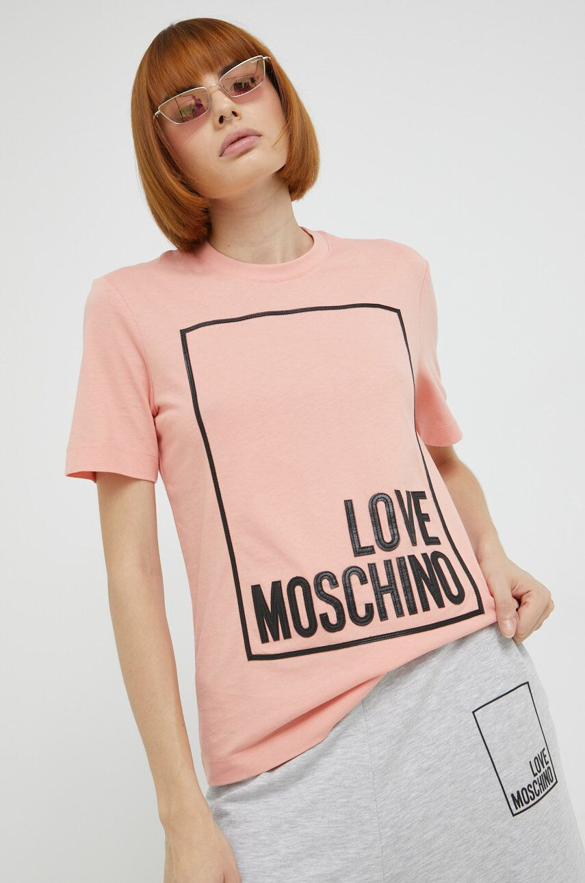 Love Moschino Bombažna kratka majica roza barva - Pepit.si