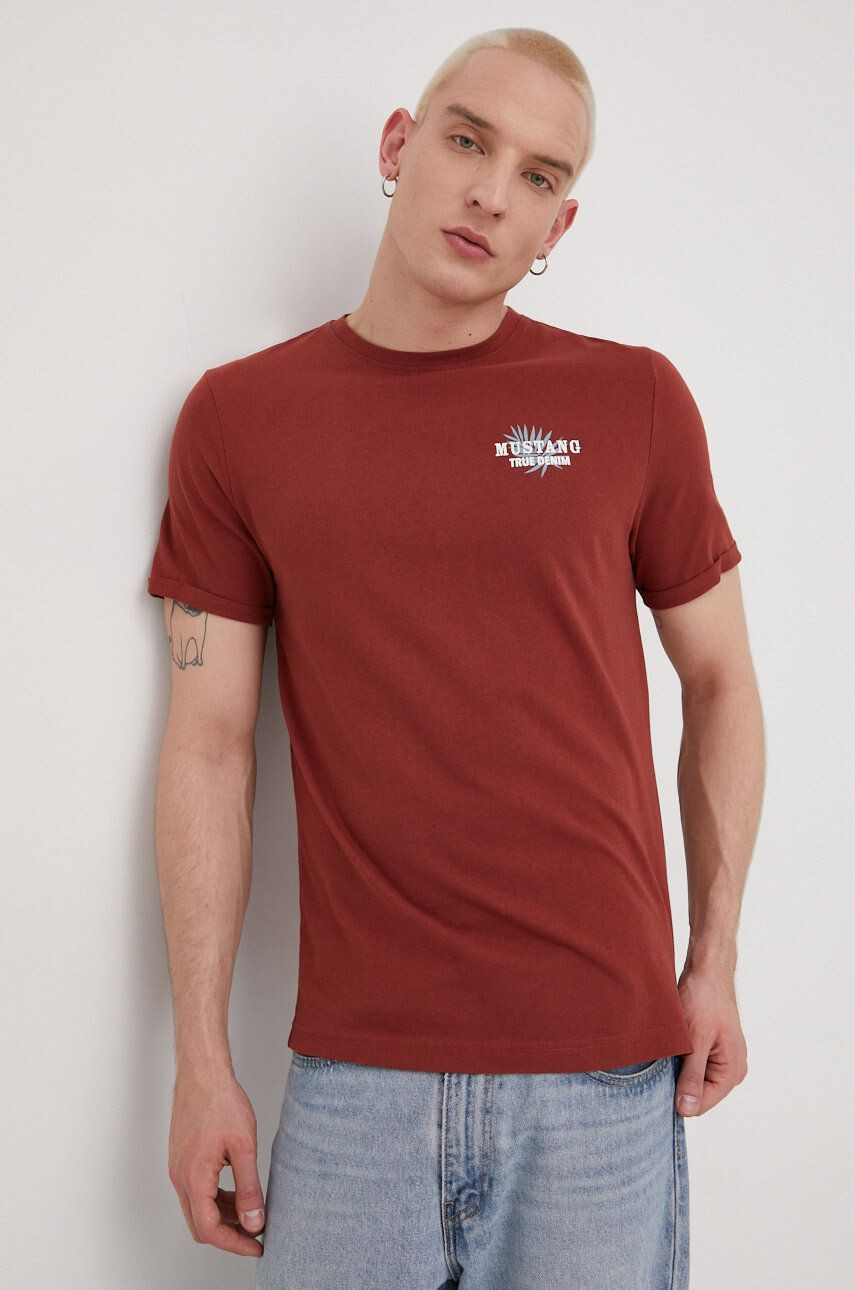 Mustang Bombažen t-shirt bordo barva - Pepit.si