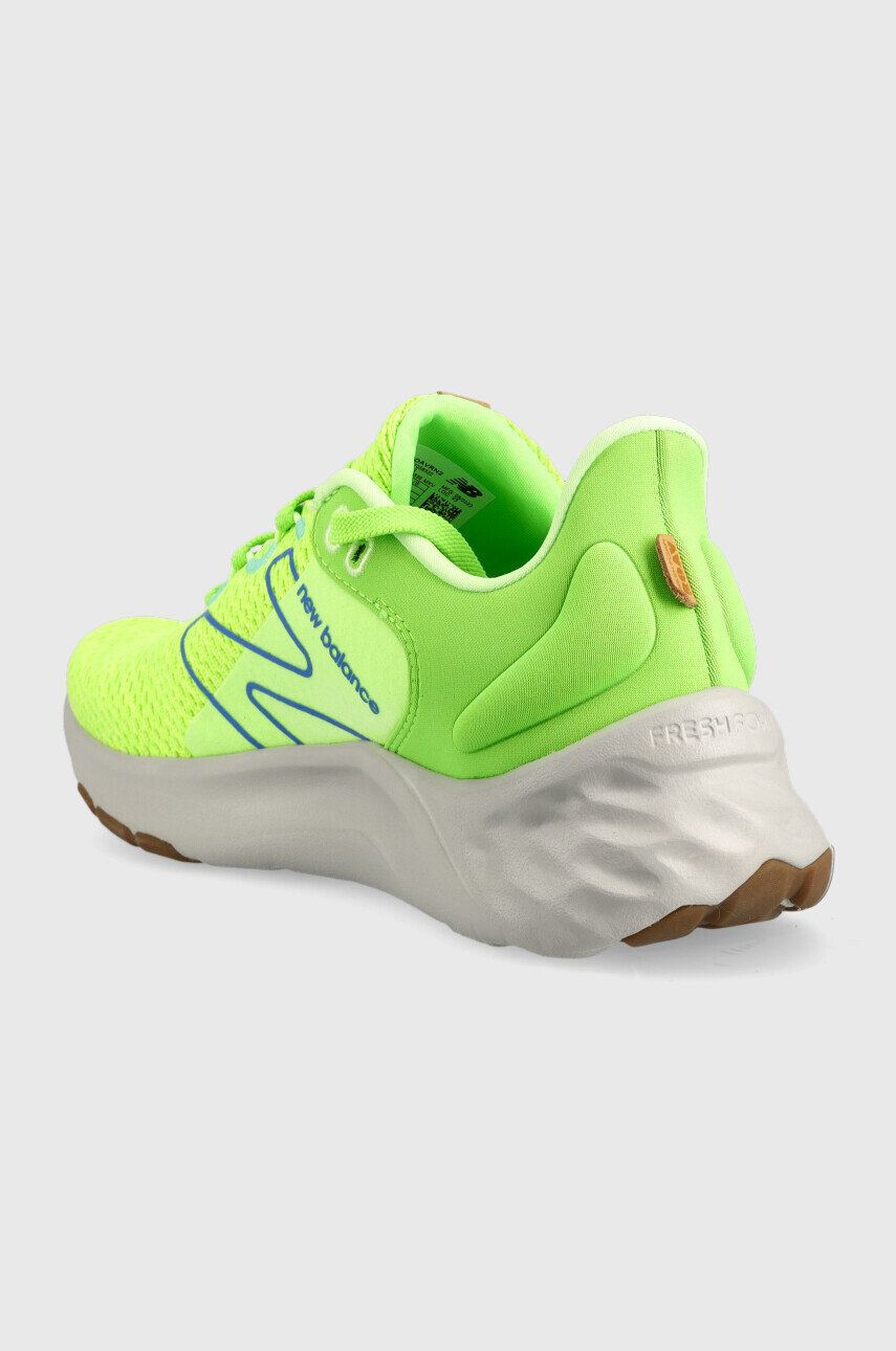 New Balance Tekaški čevlji Fresh Foam Roav V2 zelena barva - Pepit.si