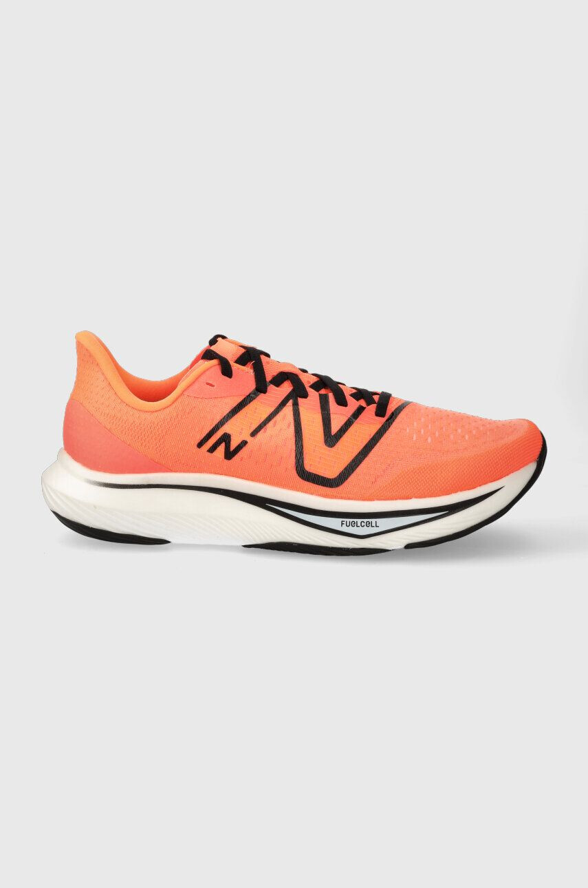 New Balance Tekaški čevlji FuelCell Rebel v3 oranžna barva - Pepit.si