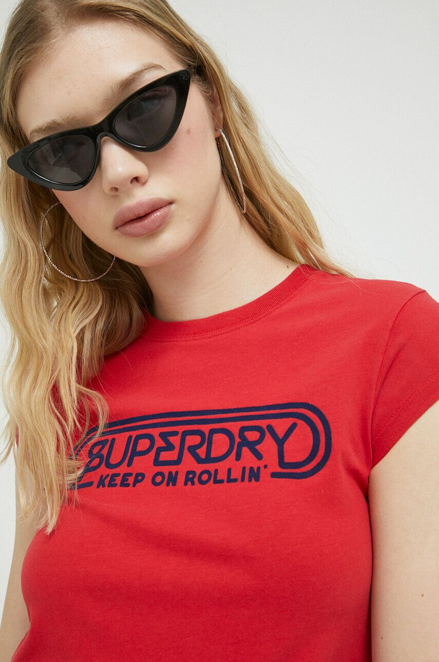 Superdry Bombažna kratka majica rdeča barva - Pepit.si