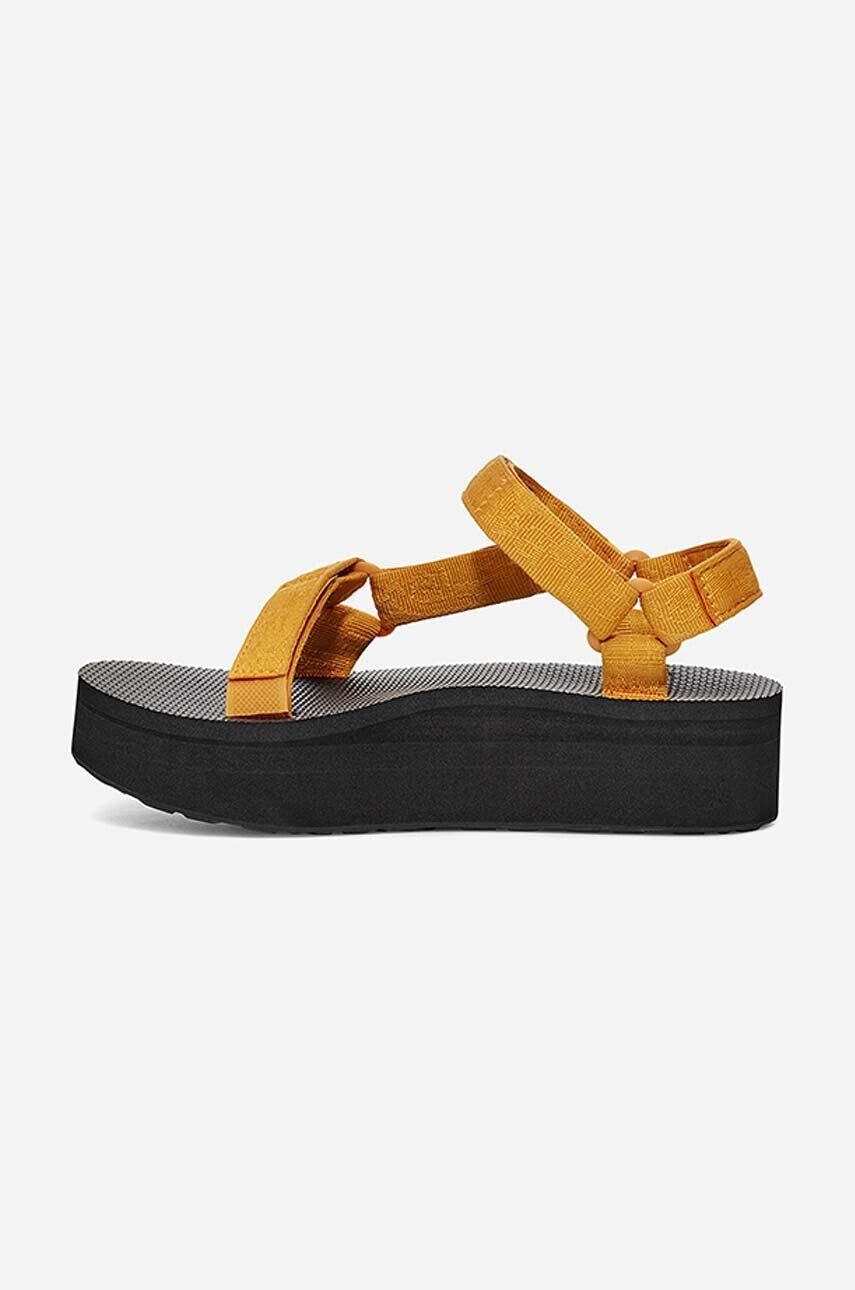 Teva Sandali Flatform Universal Vegan ženski rumena barva - Pepit.si