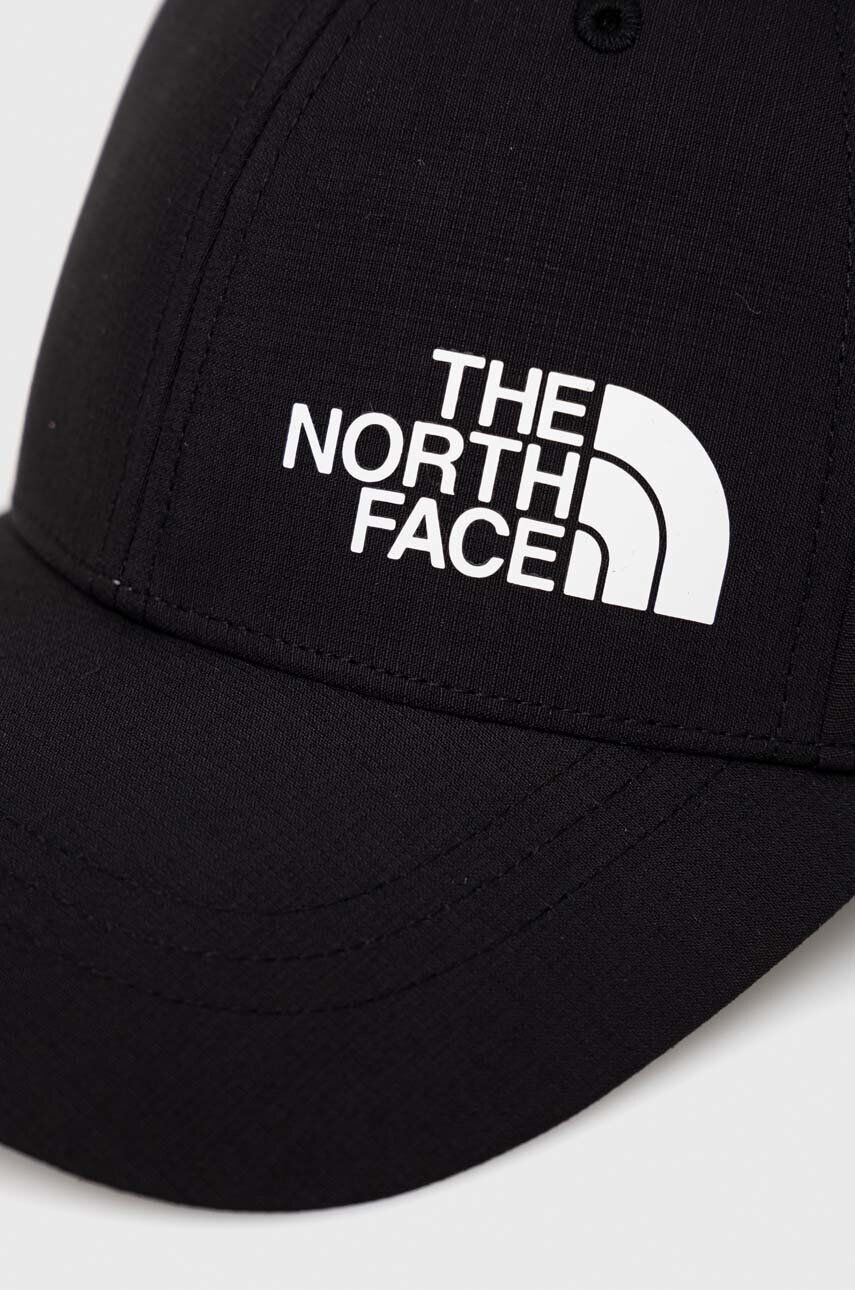 The North Face Kapa s šiltom črna barva - Pepit.si