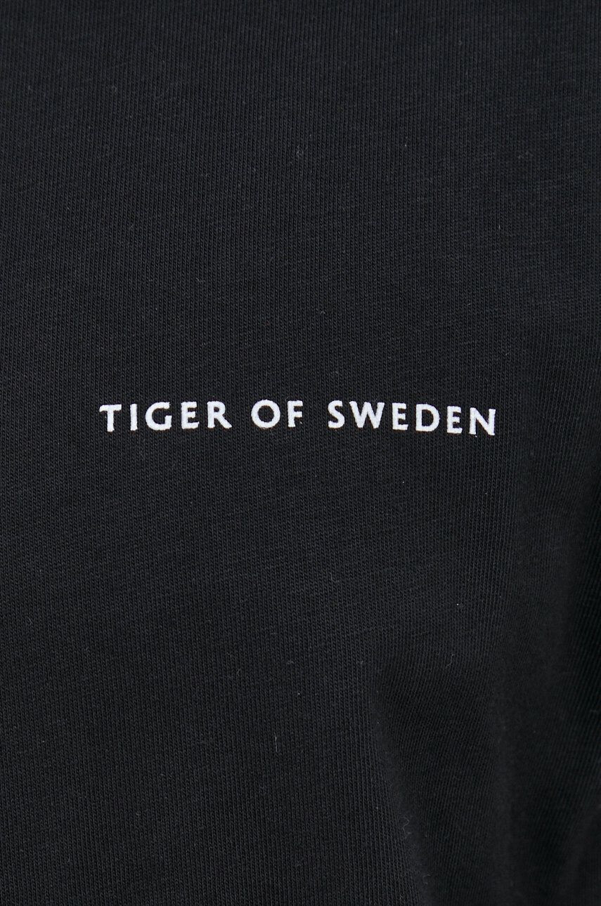 Tiger of Sweden Bombažen longsleeve črna barva - Pepit.si