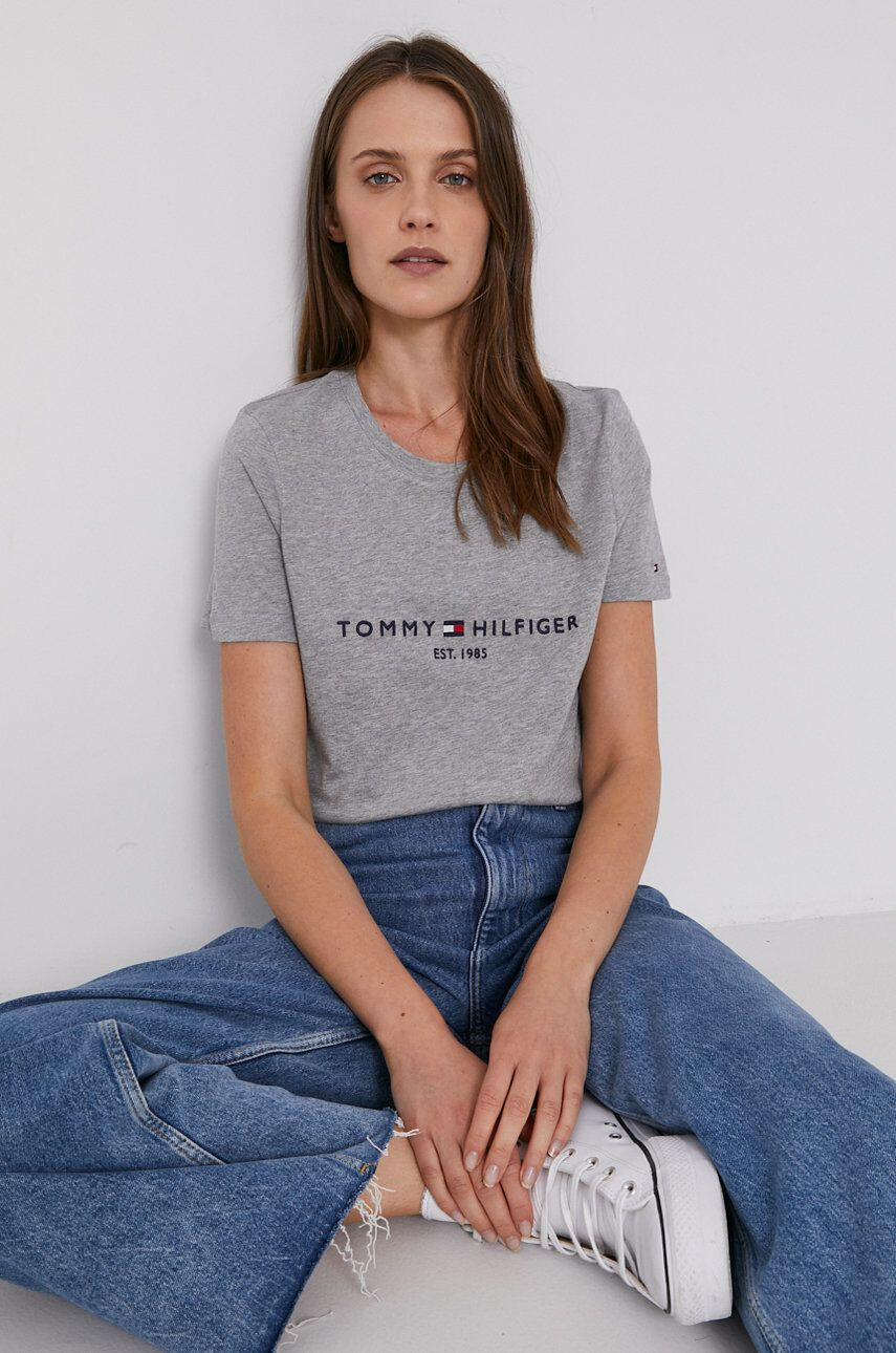 Tommy Hilfiger Bombažen t-shirt siva barva - Pepit.si