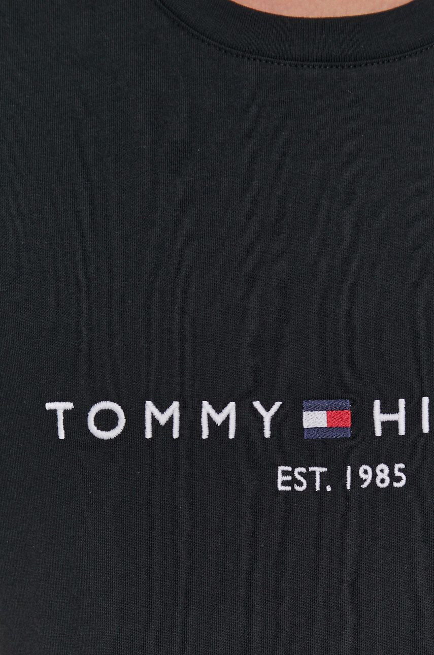 Tommy Hilfiger Bombažen t-shirt črna barva - Pepit.si