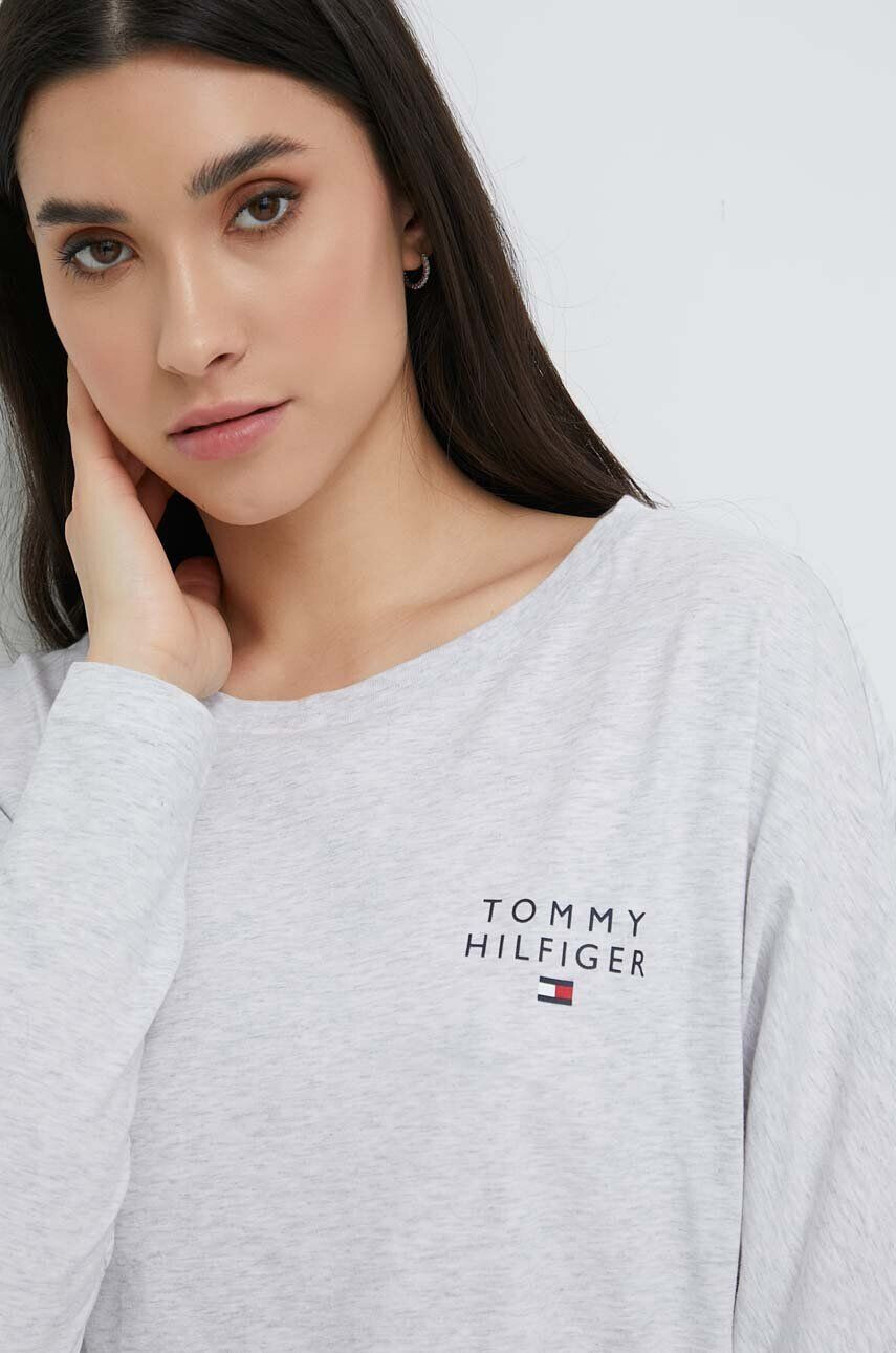 Tommy Hilfiger Bombažna majica z dolgimi rokavi siva barva - Pepit.si