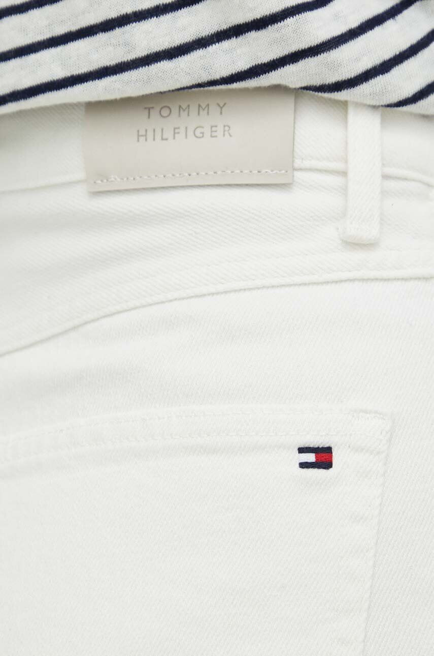 Tommy Hilfiger Jeans kratke hlače ženski bela barva - Pepit.si