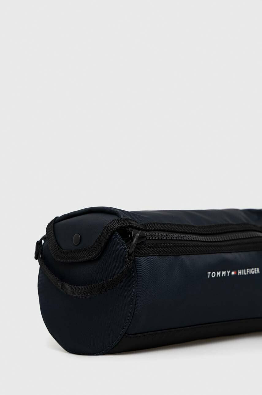 Tommy Hilfiger Kozmetična torbica črna barva - Pepit.si