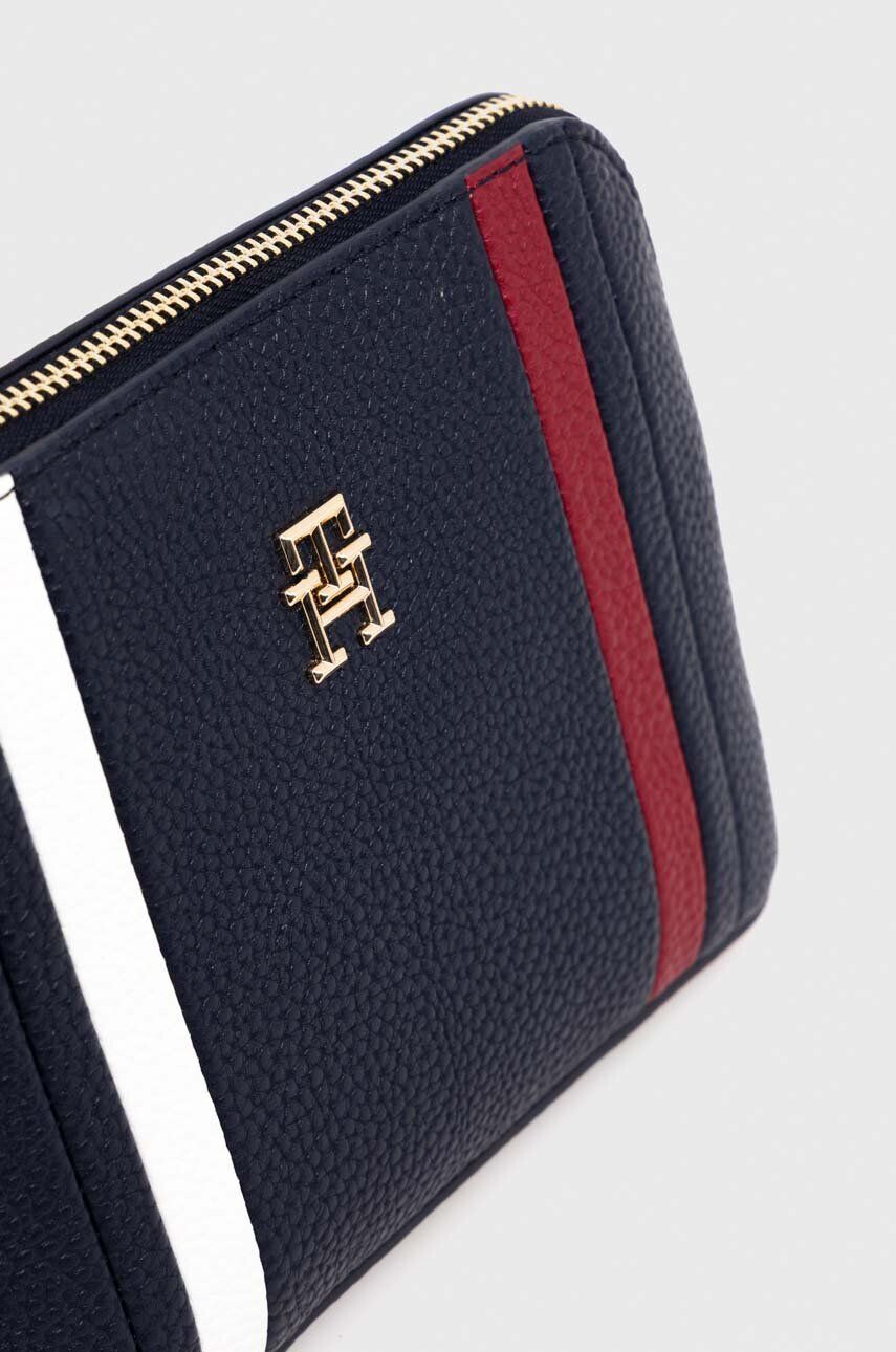 Tommy Hilfiger Kozmetična torbica mornarsko modra barva - Pepit.si