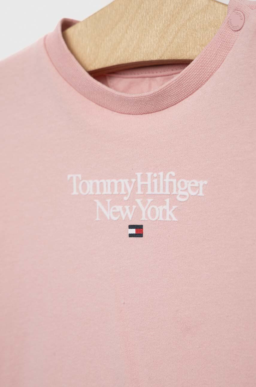 Tommy Hilfiger Majica z dolgimi rokavi za dojenčka roza barva - Pepit.si