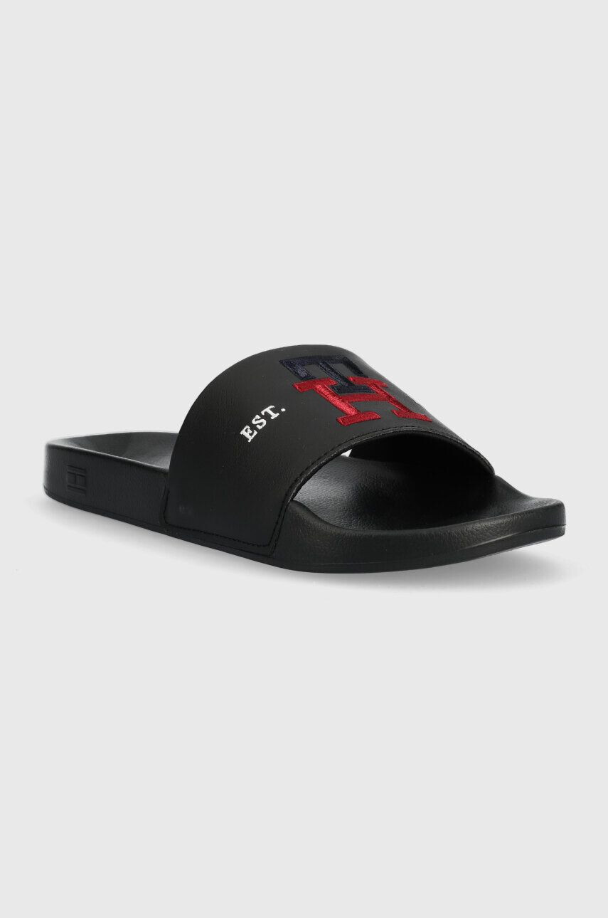 Tommy Hilfiger Natikači TH EMBROIDERY POOL SLIDE moški črna barva FM0FM04465 - Pepit.si