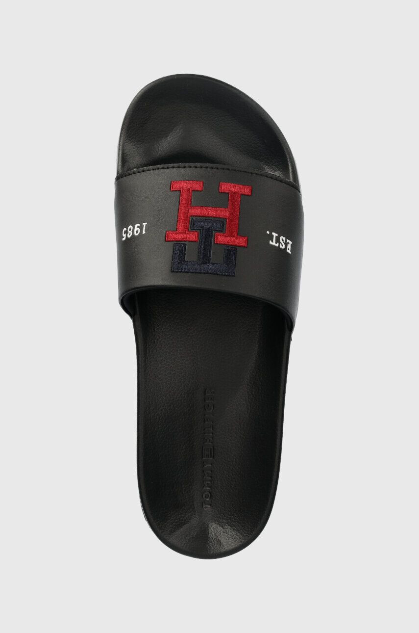 Tommy Hilfiger Natikači TH EMBROIDERY POOL SLIDE moški črna barva FM0FM04465 - Pepit.si