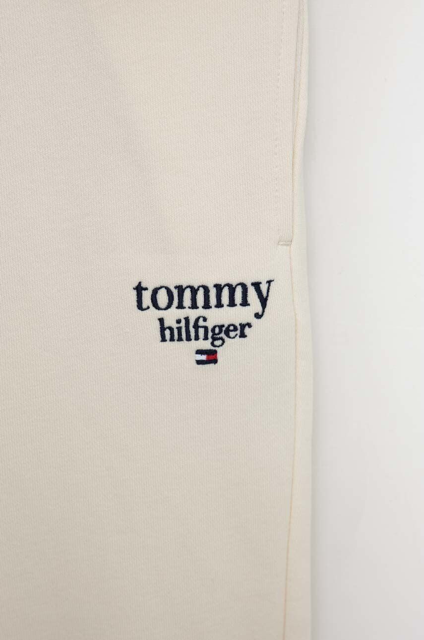 Tommy Hilfiger Otroški spodnji del trenirke bež barva - Pepit.si