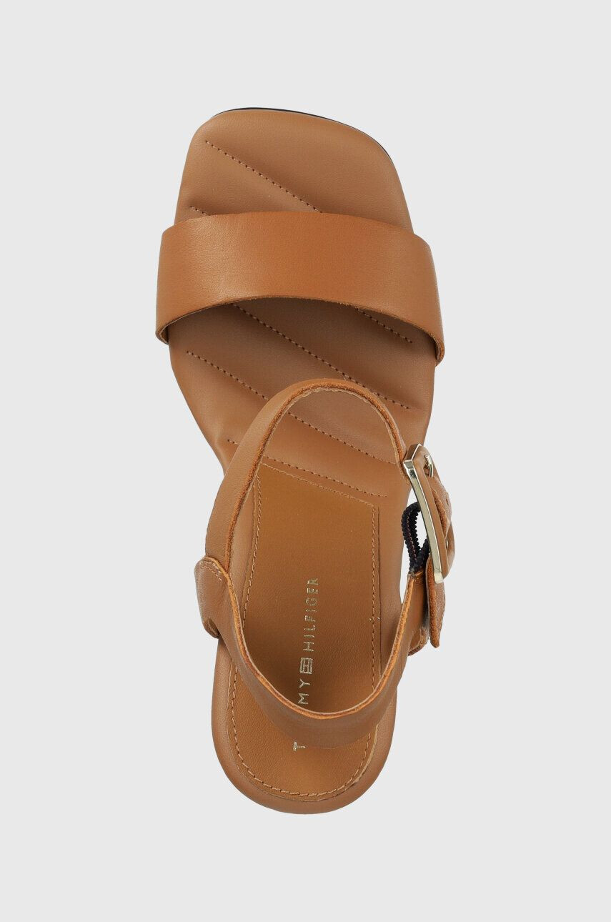 Tommy Hilfiger Sandali HARDWARE WEDGE SANDAL ženski rjava barva FW0FW07074 - Pepit.si