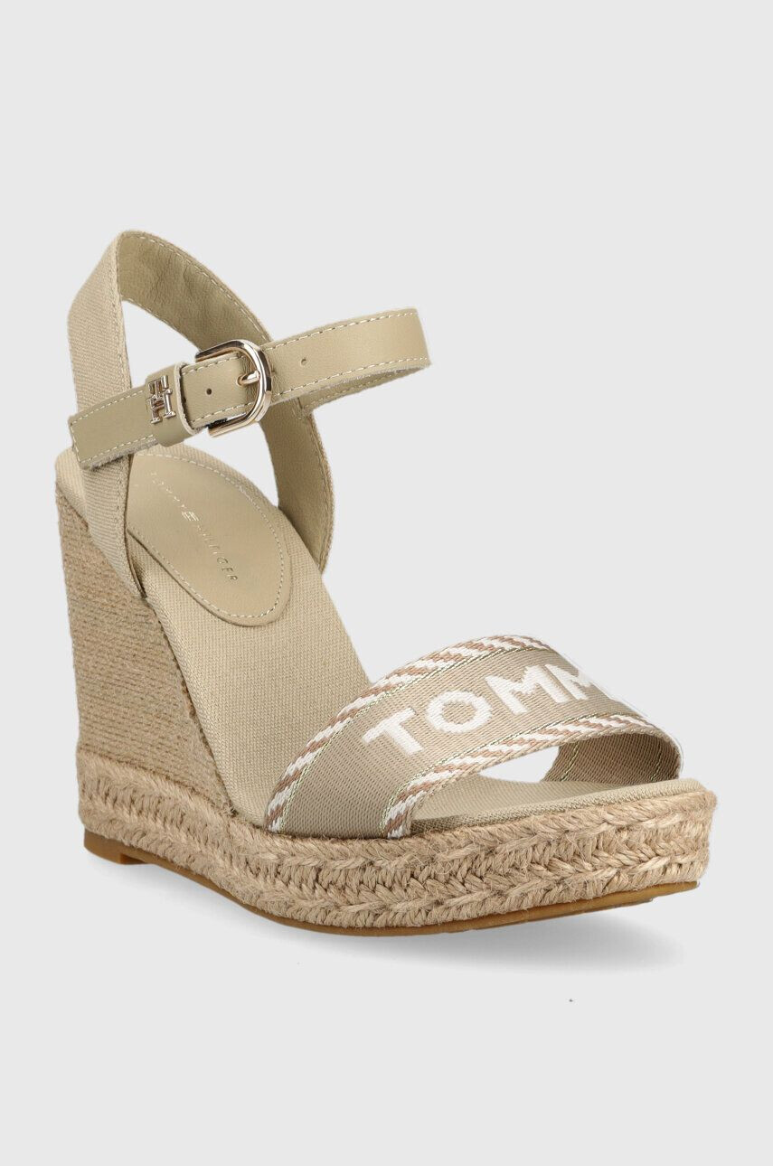 Tommy Hilfiger Sandali SEASONAL WEBBING WEDGE ženski bež barva FW0FW07088 - Pepit.si