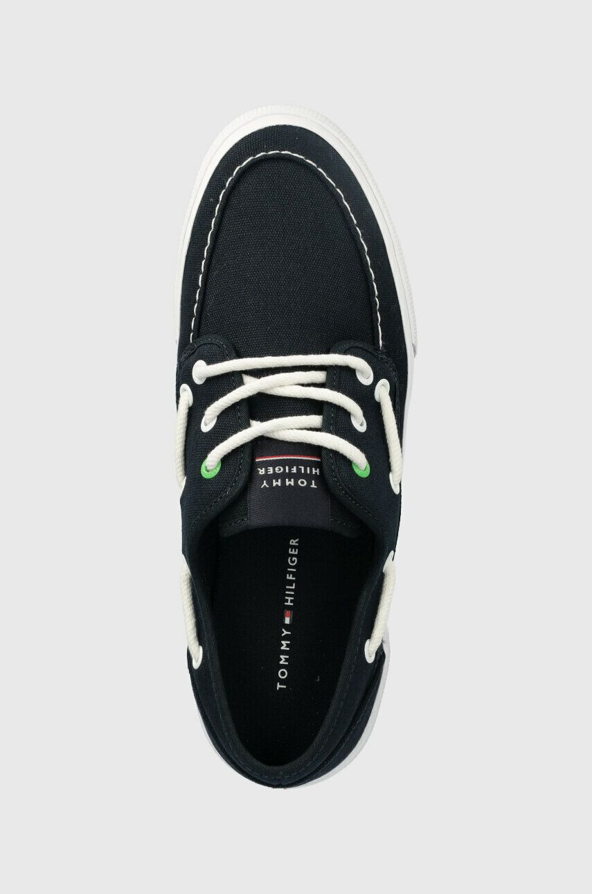 Tommy Hilfiger Teniske CORE BOAT SHOE CANVAS moške mornarsko modra barva FM0FM04510 - Pepit.si