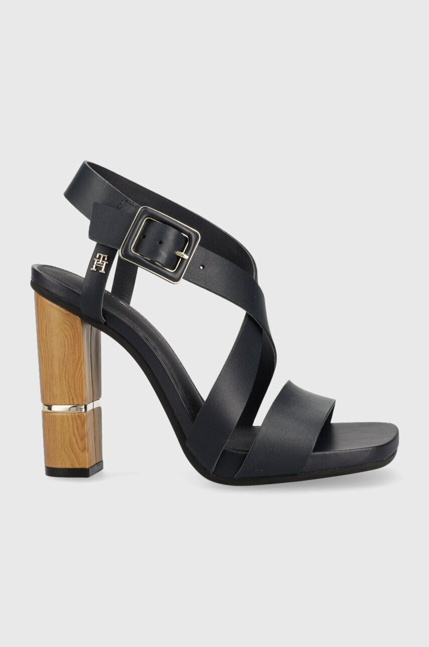 Tommy Hilfiger Usnjeni sandali HARDWARE BLOCK HIGH HEEL mornarsko modra barva FW0FW07016 - Pepit.si