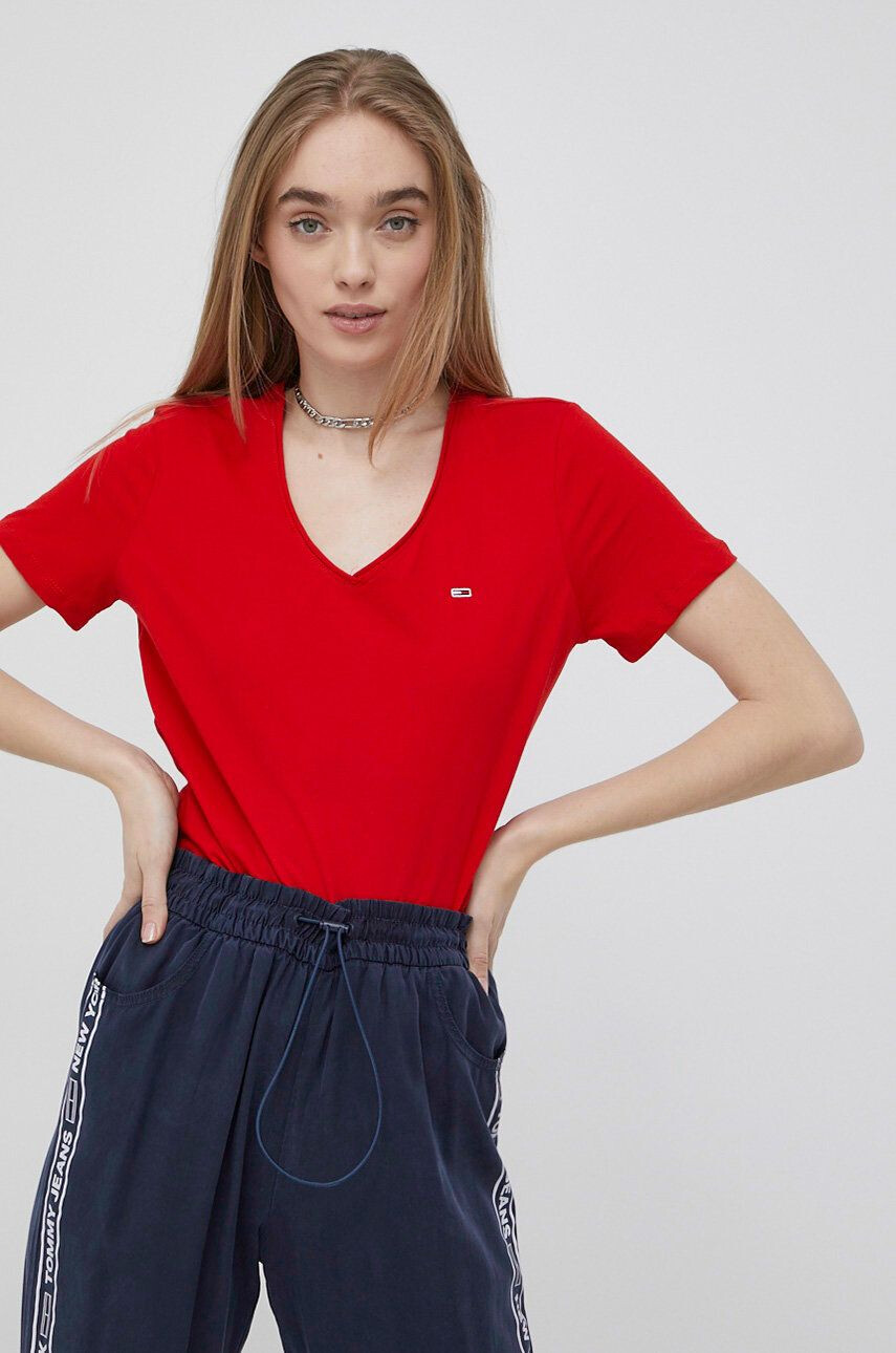 Tommy Jeans Bombažna kratka majica rdeča barva - Pepit.si