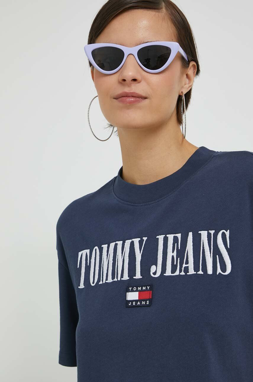 Tommy Jeans Bombažna kratka majica mornarsko modra barva - Pepit.si