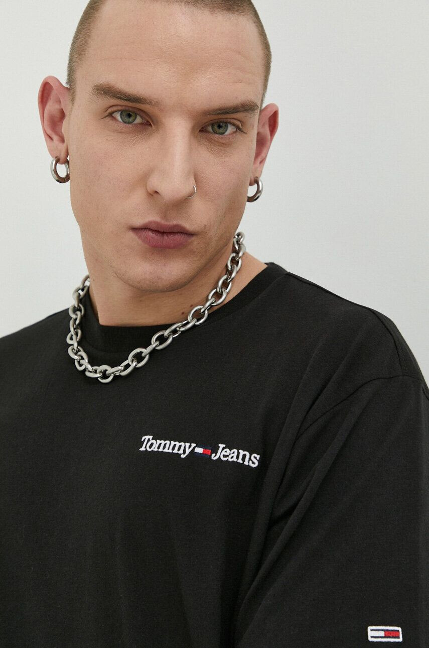 Tommy Jeans Bombažna kratka majica črna barva - Pepit.si