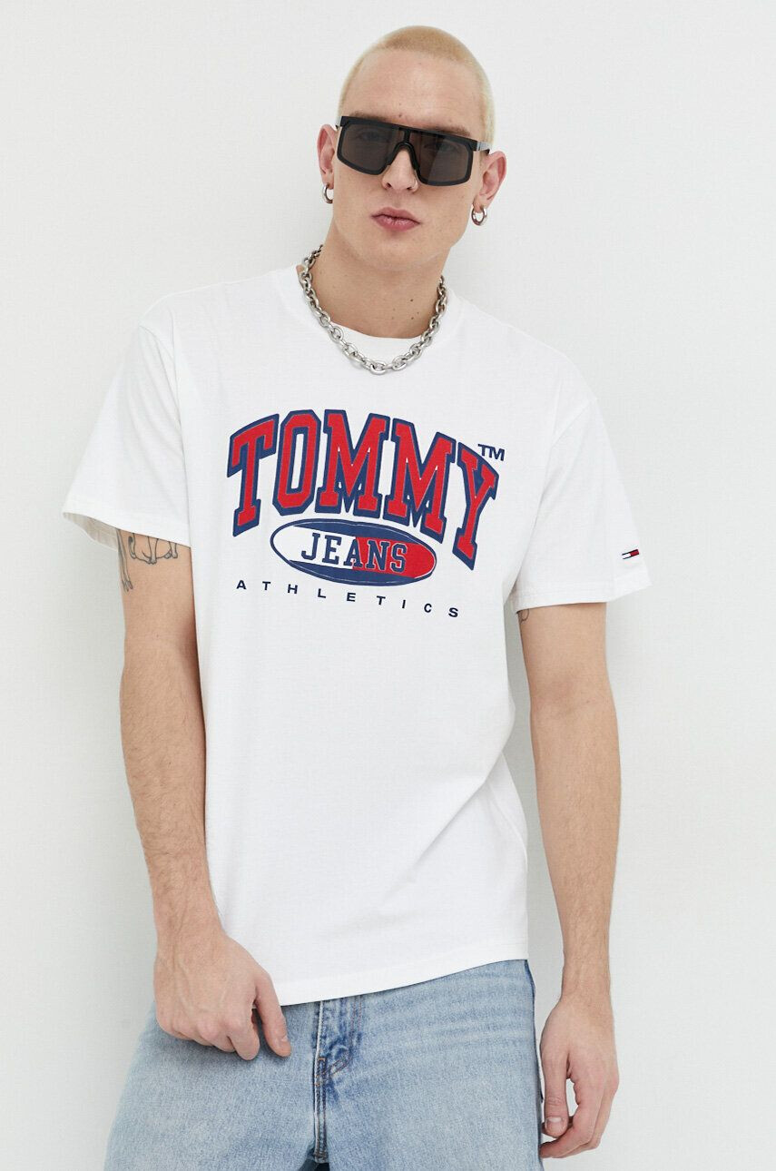 Tommy Jeans Bombažna kratka majica bela barva - Pepit.si