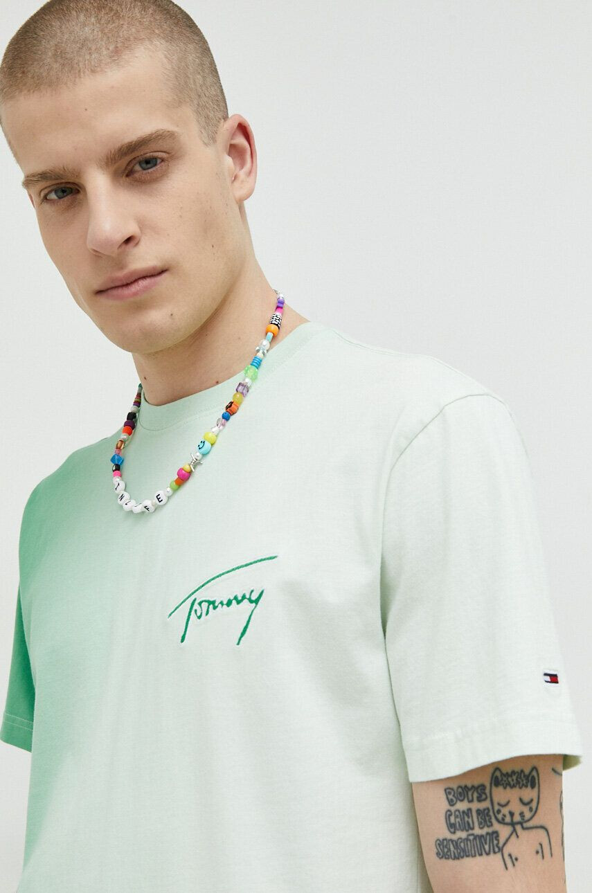 Tommy Jeans Bombažna kratka majica mornarsko modra barva - Pepit.si