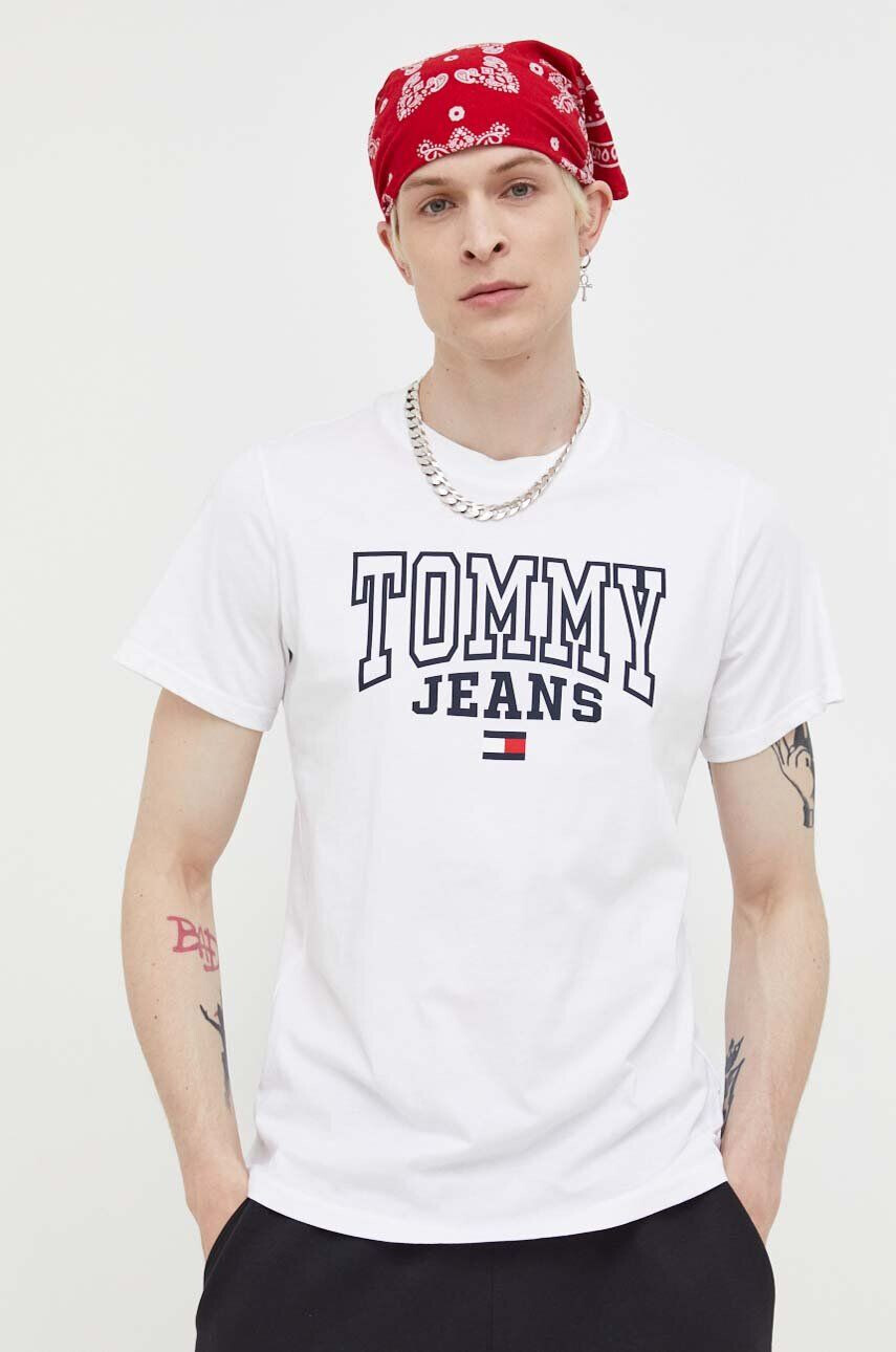 Tommy Jeans Bombažna kratka majica bela barva - Pepit.si