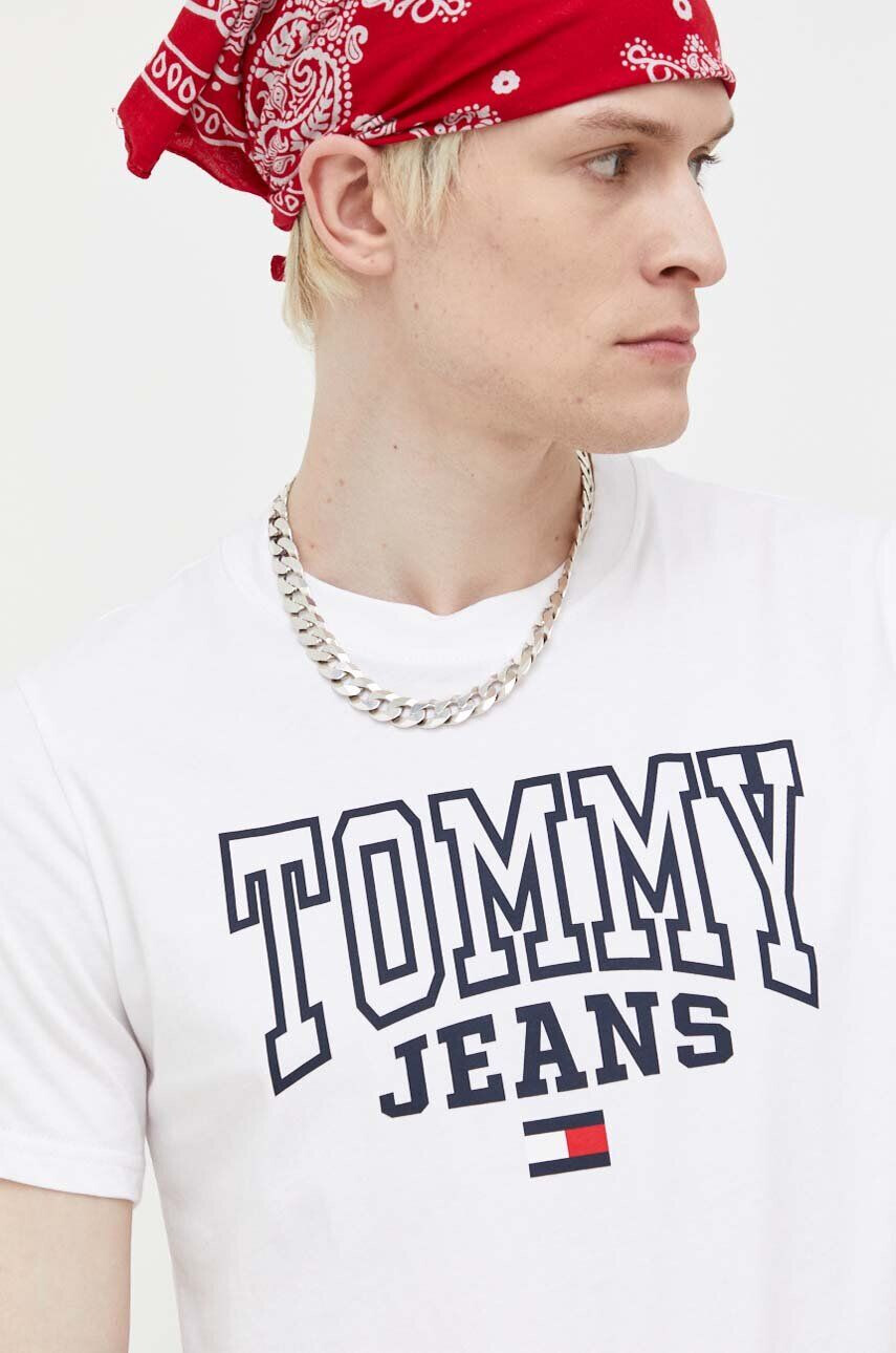 Tommy Jeans Bombažna kratka majica bela barva - Pepit.si