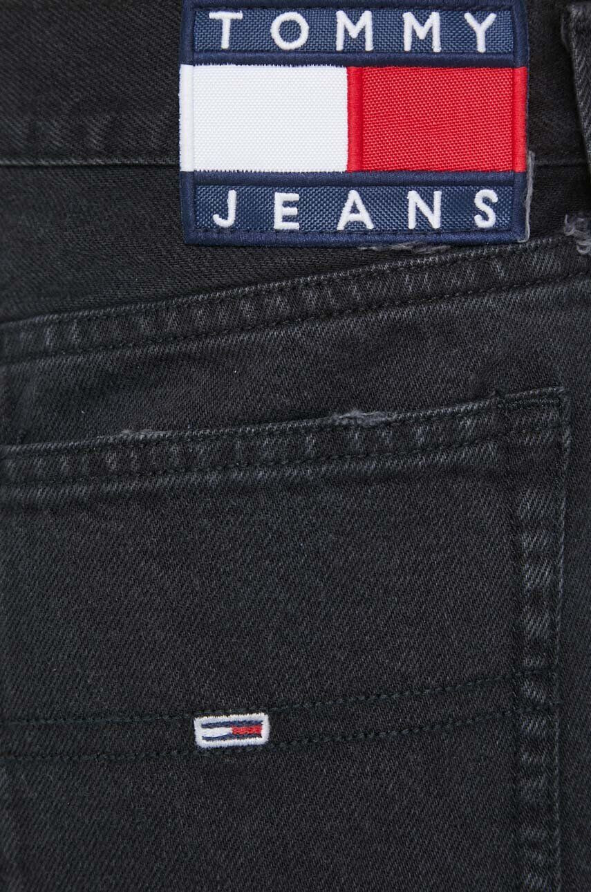 Tommy Jeans Jeans kratke hlače ženski črna barva - Pepit.si