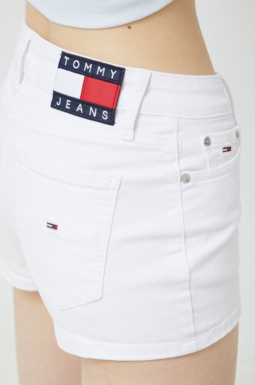 Tommy Jeans Jeans kratke hlače ženski bela barva - Pepit.si