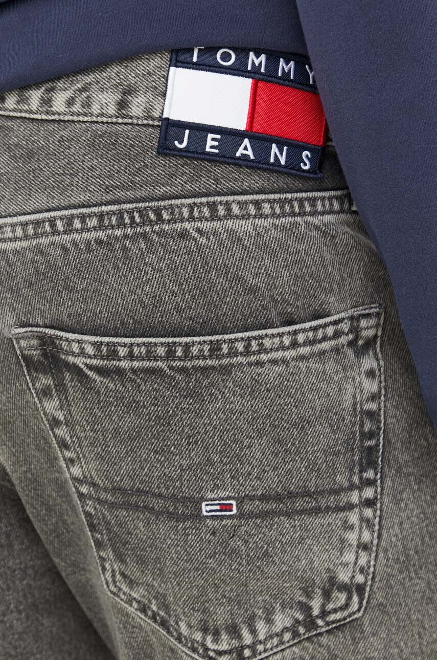 Tommy Jeans Kavbojke Dad Jean moške siva barva - Pepit.si