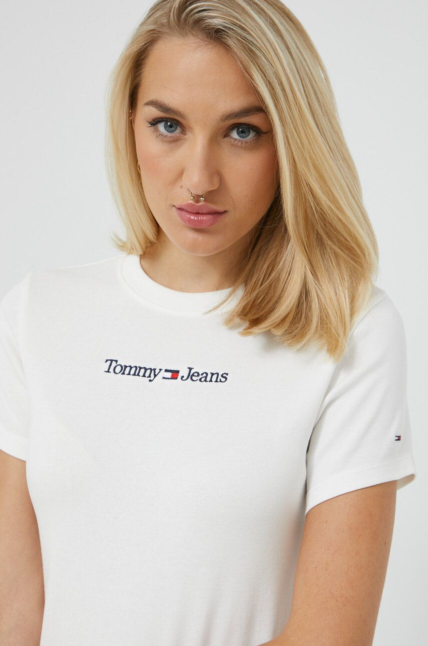 Tommy Jeans Kratka majica ženski roza barva - Pepit.si