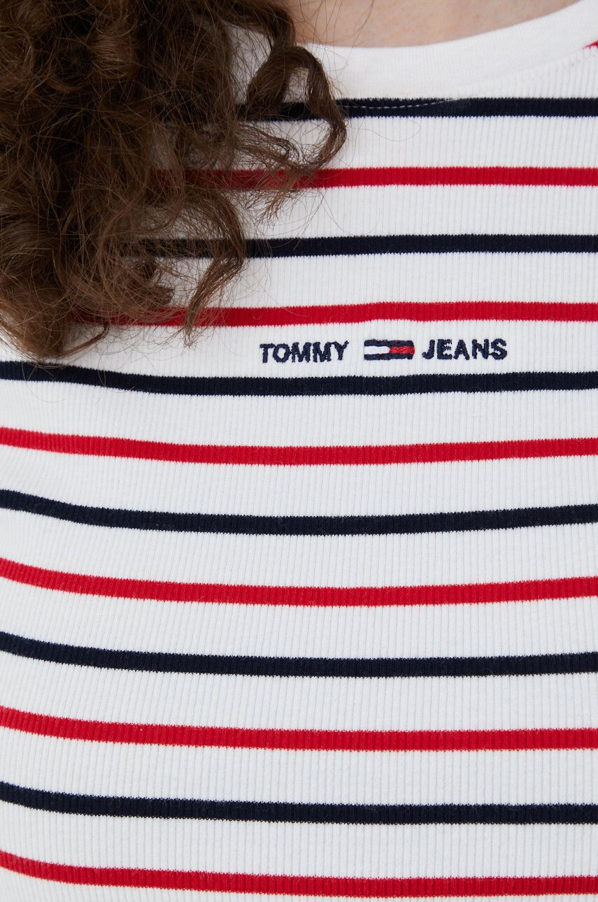 Tommy Jeans Kratka majica ženski rdeča barva - Pepit.si