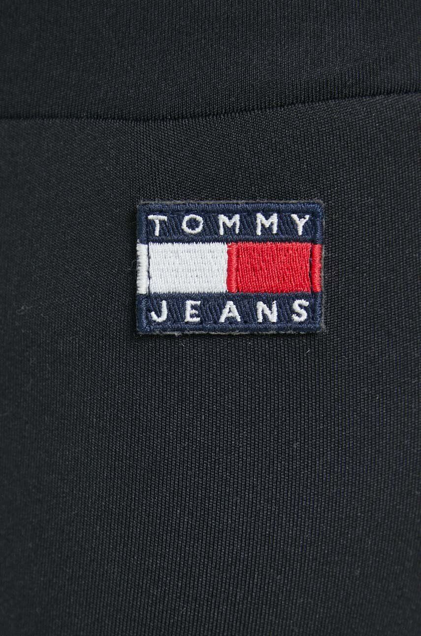 Tommy Jeans Kratke hlače ženski črna barva - Pepit.si