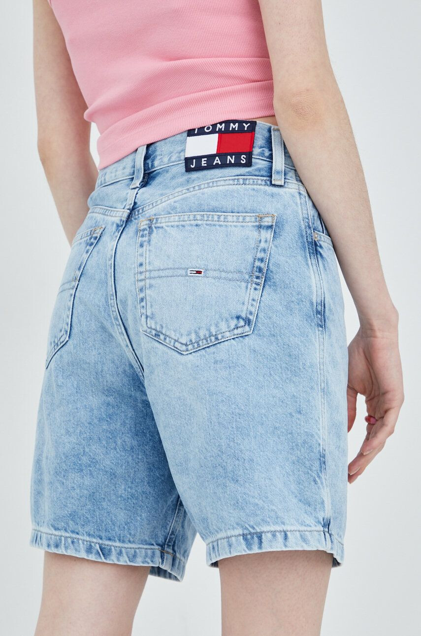 Tommy Jeans Kratke hlače iz jeansa žensko - Pepit.si