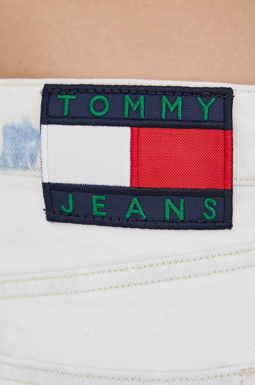 Tommy Jeans Kratke hlače iz jeansa Betsy Bf7091 žensko - Pepit.si