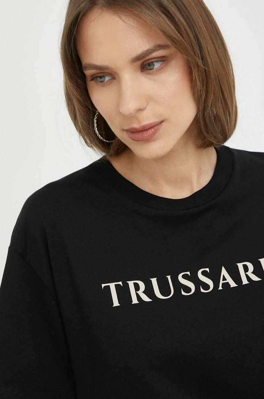 Trussardi Bombažna kratka majica roza barva - Pepit.si