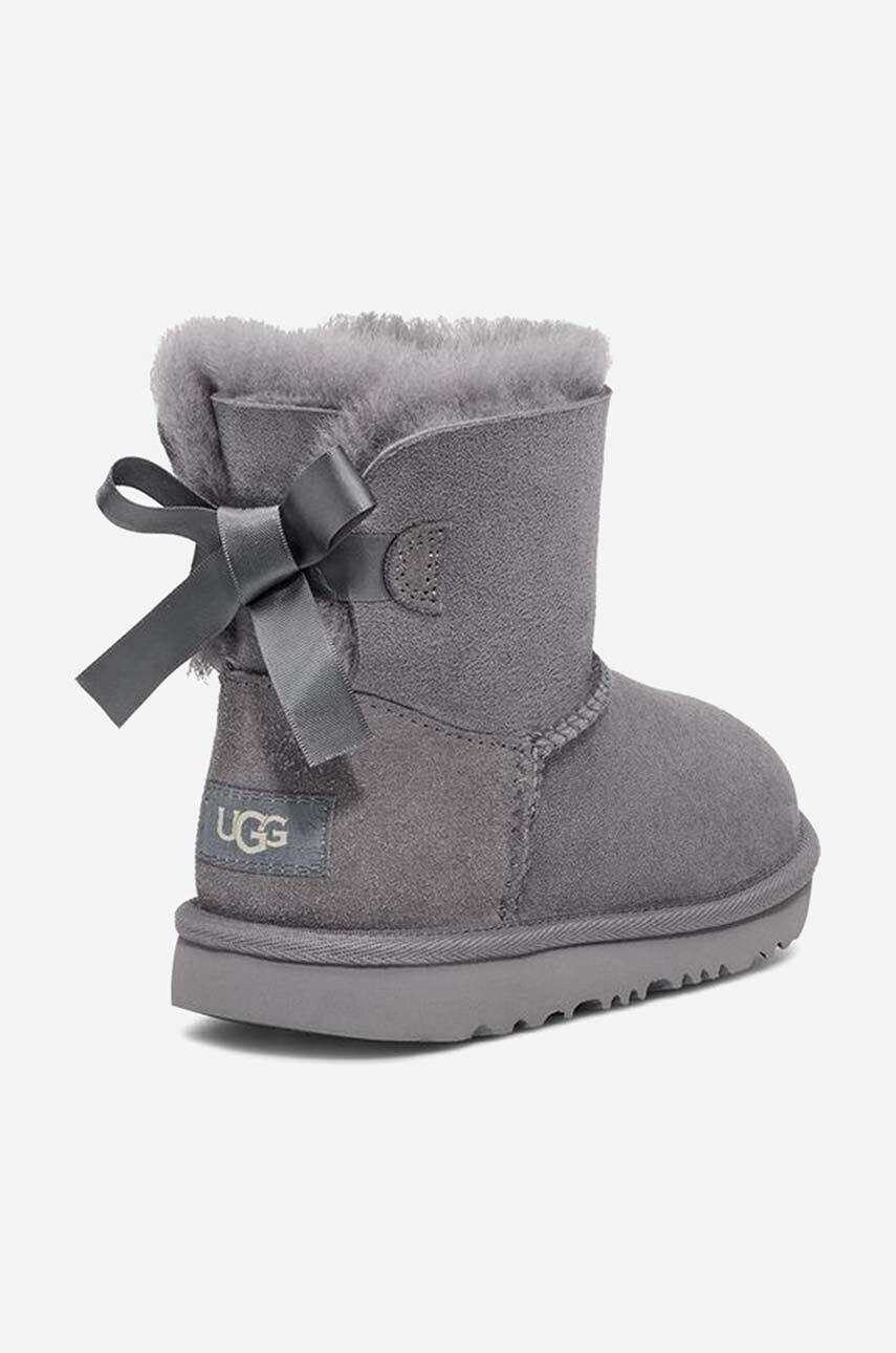 Ugg Otroške snežke iz semiša Mini Bailey Bow II siva barva - Pepit.si