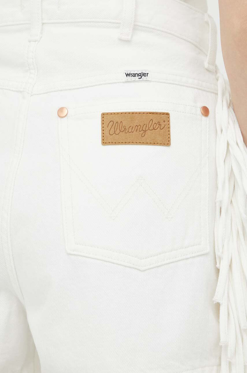 Wrangler Jeans kratke hlače Fringed Festival ženske bela barva - Pepit.si