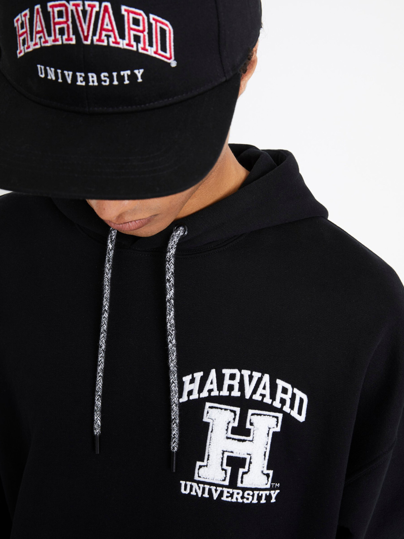 Celio Harvard University Pulover Črna - Pepit.si