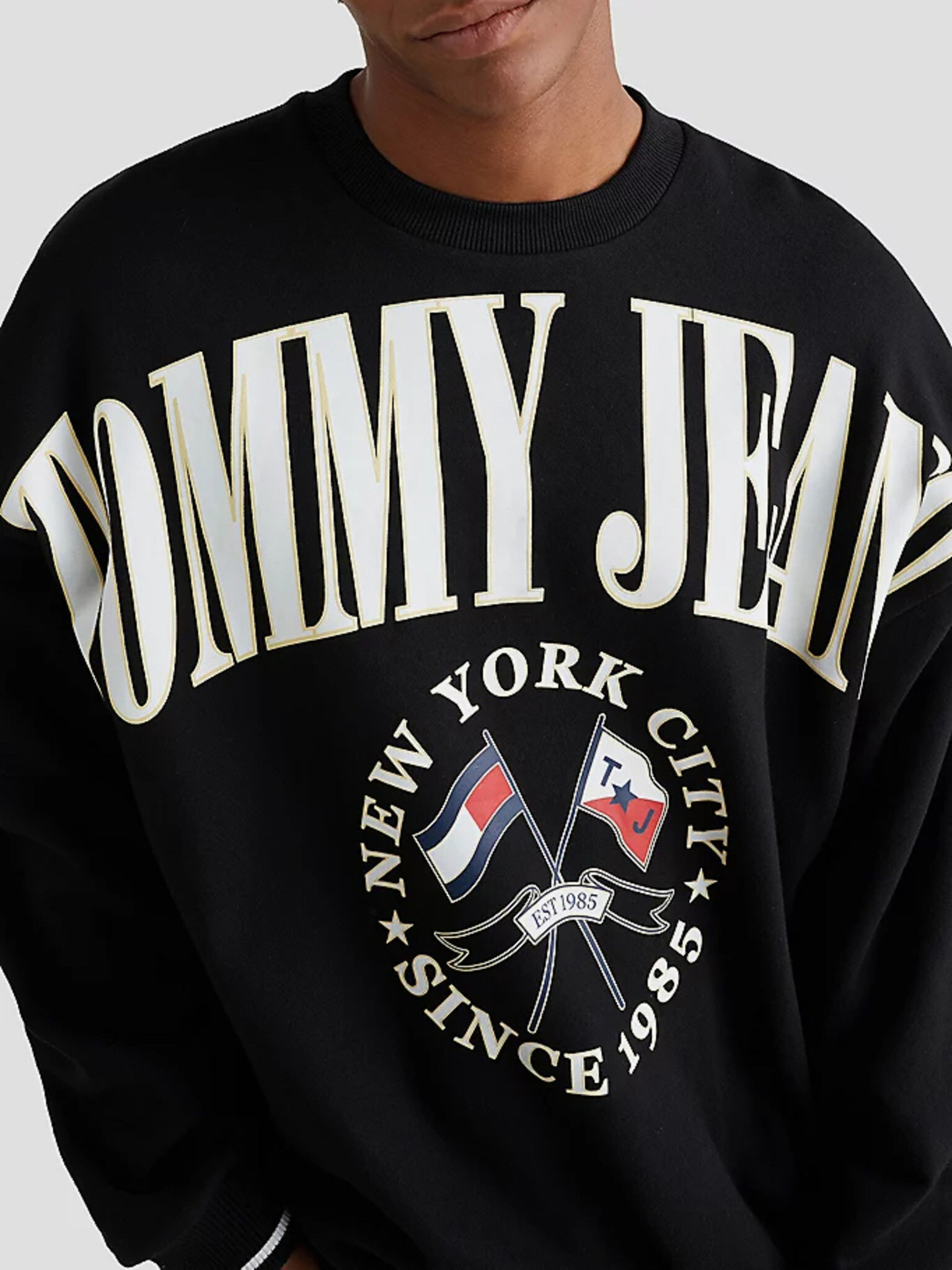 Tommy Jeans Pulover Črna - Pepit.si